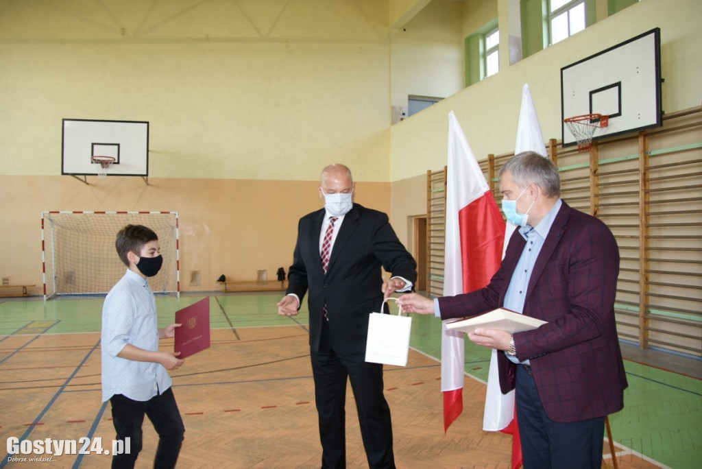 Stypendia burmistrza dla uczniów z Borku Wlkp.