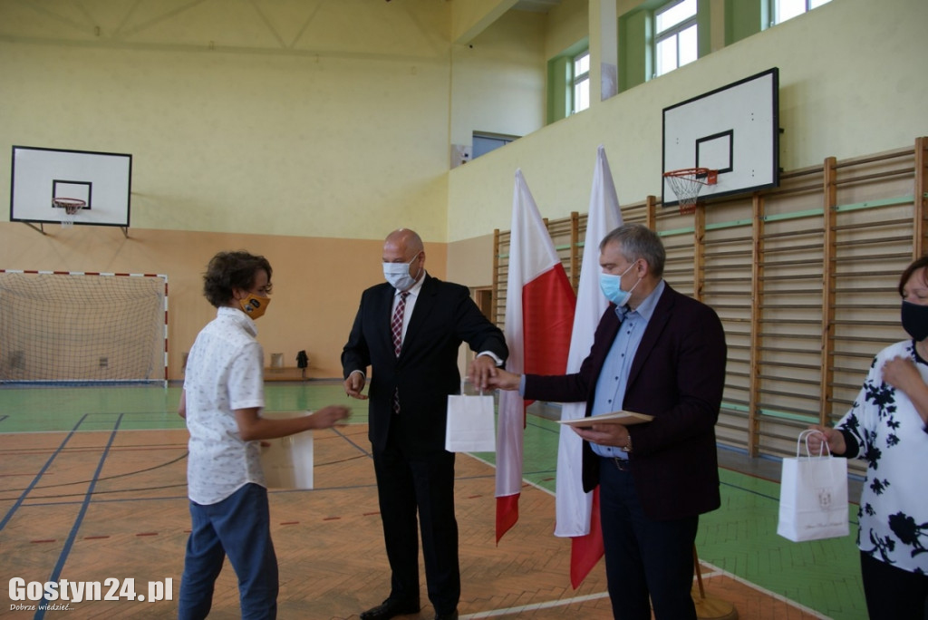 Stypendia burmistrza dla uczniów z Borku Wlkp.