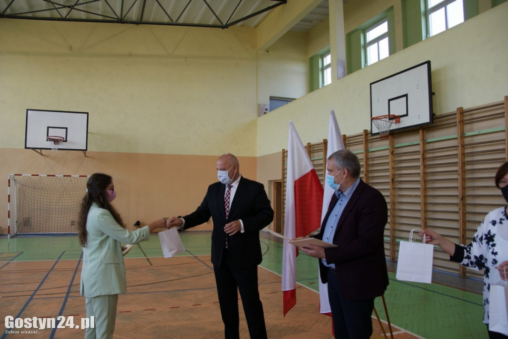 Stypendia burmistrza dla uczniów z Borku Wlkp.