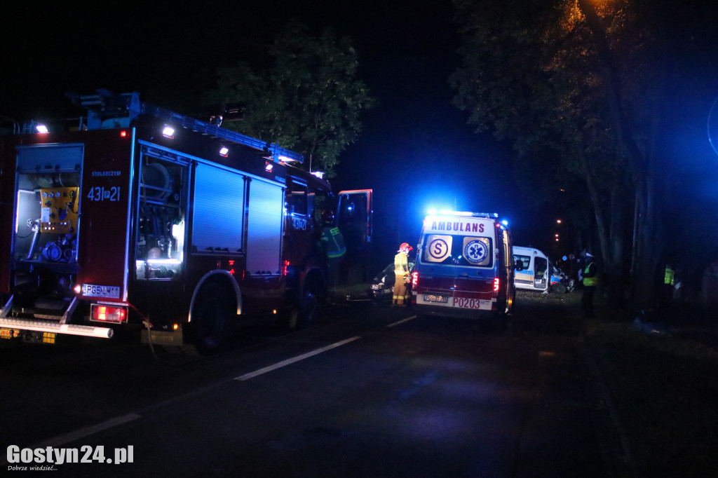 Wypadek karetki i osobówki w Gostyniu