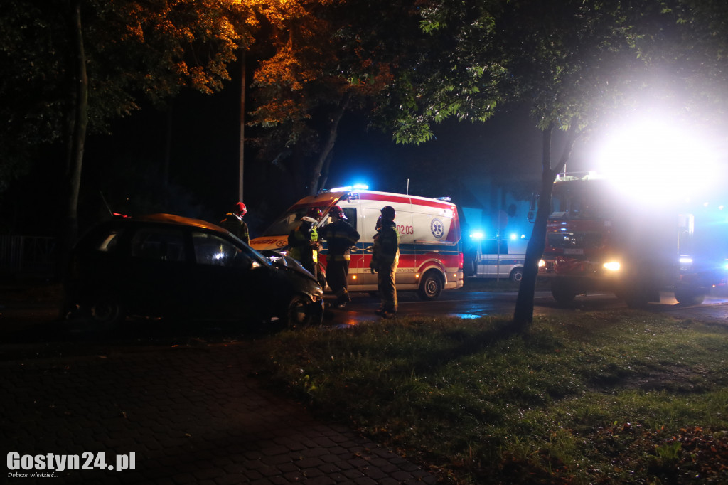 Wypadek karetki i osobówki w Gostyniu