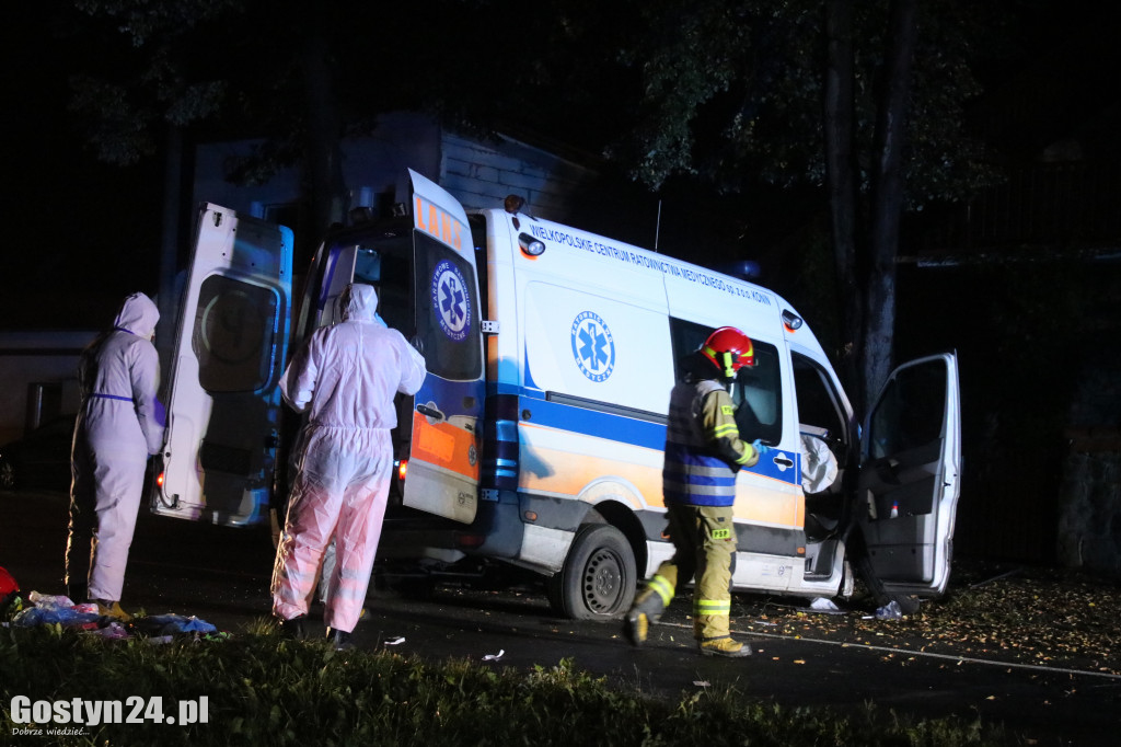 Wypadek karetki i osobówki w Gostyniu
