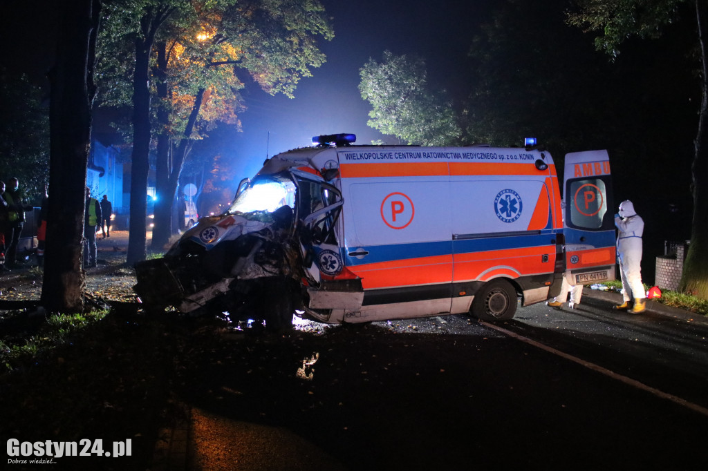 Wypadek karetki i osobówki w Gostyniu
