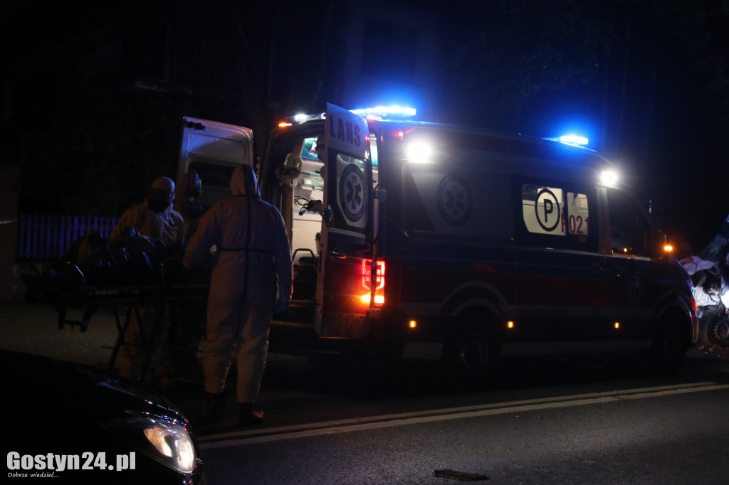 Wypadek karetki i osobówki w Gostyniu