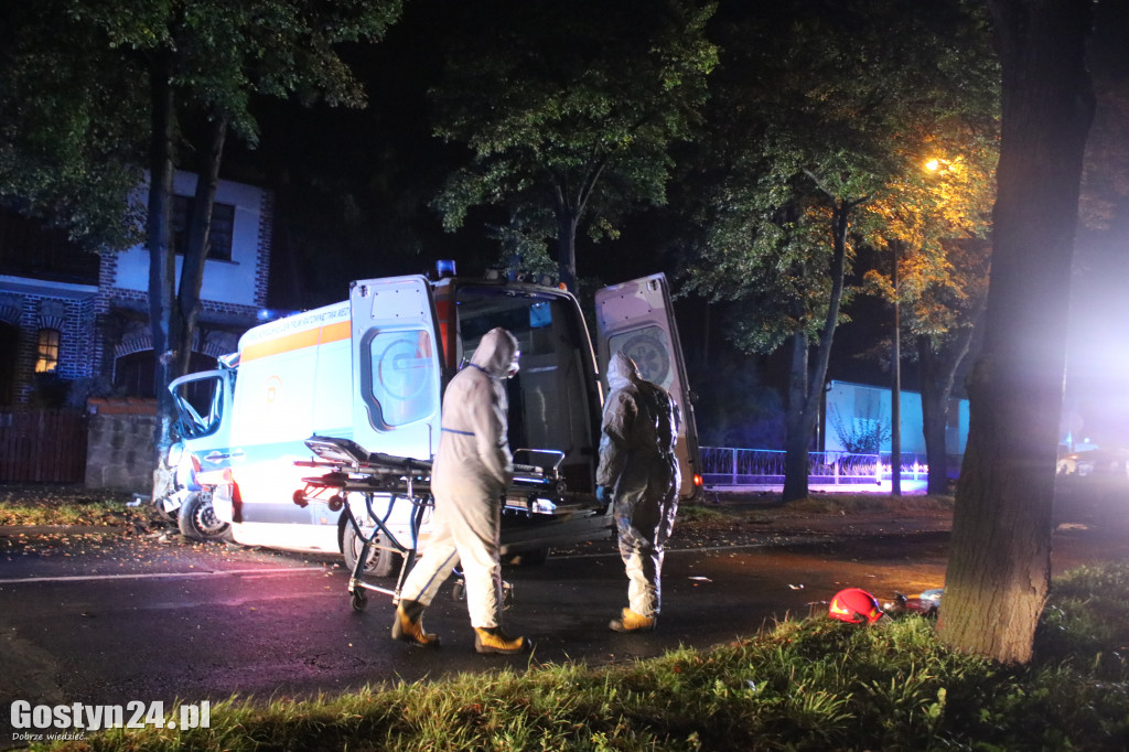 Wypadek karetki i osobówki w Gostyniu