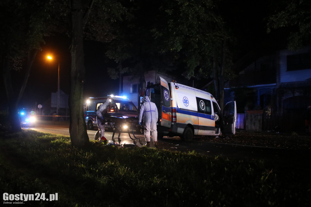 Wypadek karetki i osobówki w Gostyniu