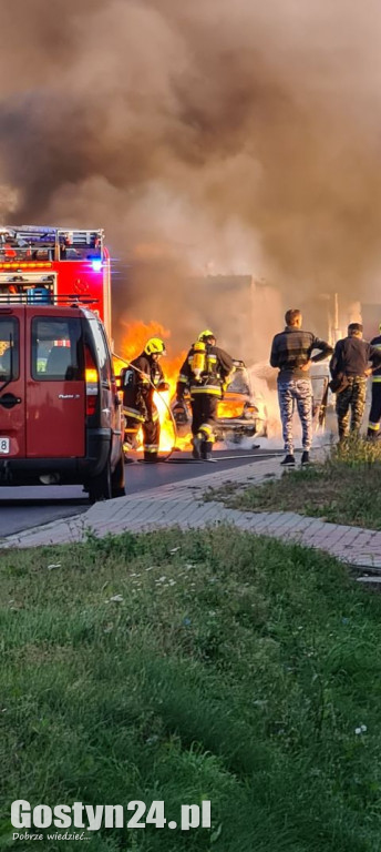 Pożar samochodu osobowego w Żychlewie