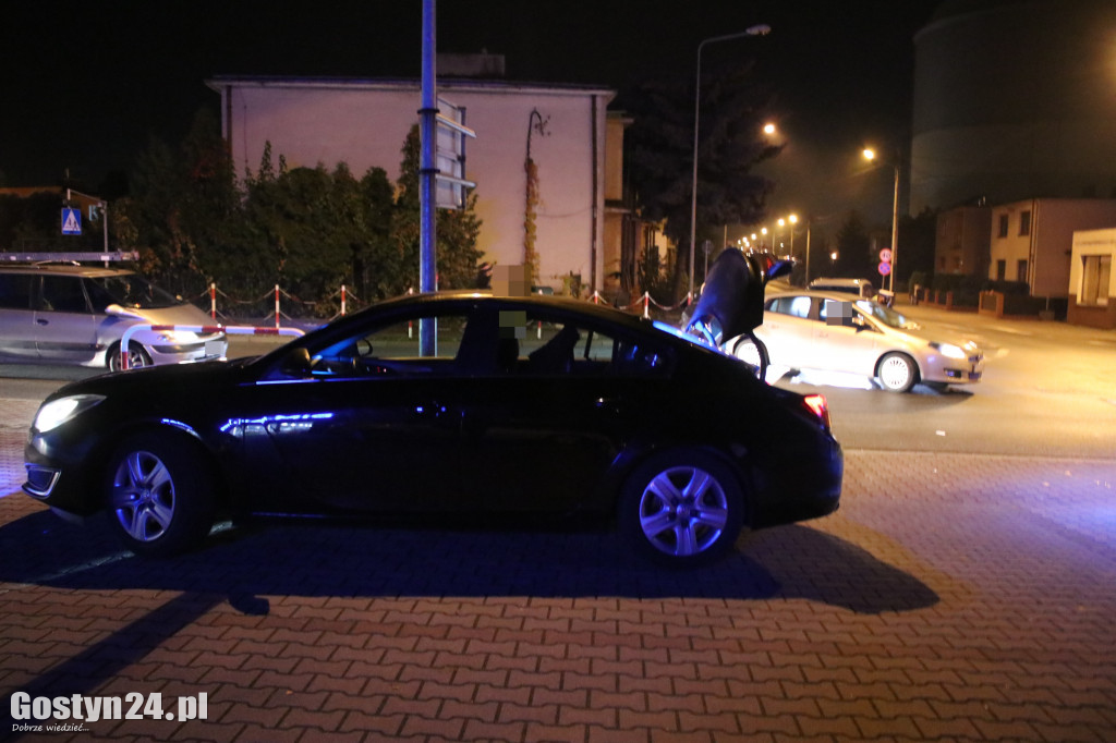 Pijany kierowca doprowadził do kolizji i uciekł