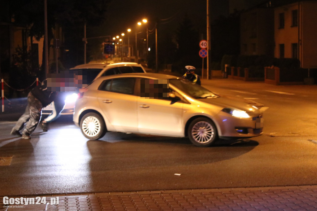 Pijany kierowca doprowadził do kolizji i uciekł