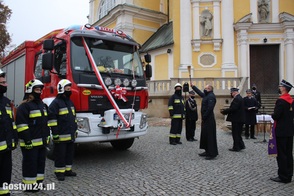 Oficjalne poświęcenie i przekazanie auta dla OSP Piaski