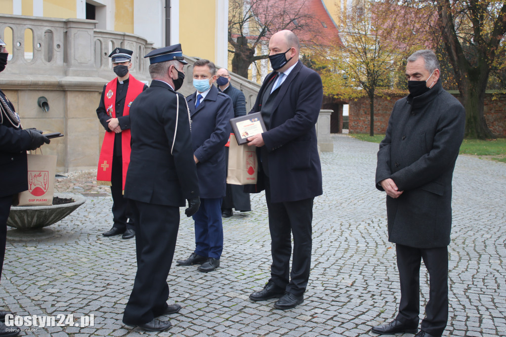 Oficjalne poświęcenie i przekazanie auta dla OSP Piaski