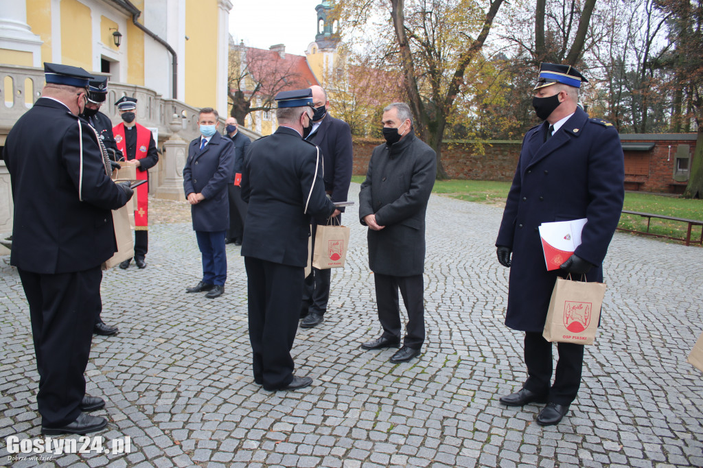 Oficjalne poświęcenie i przekazanie auta dla OSP Piaski