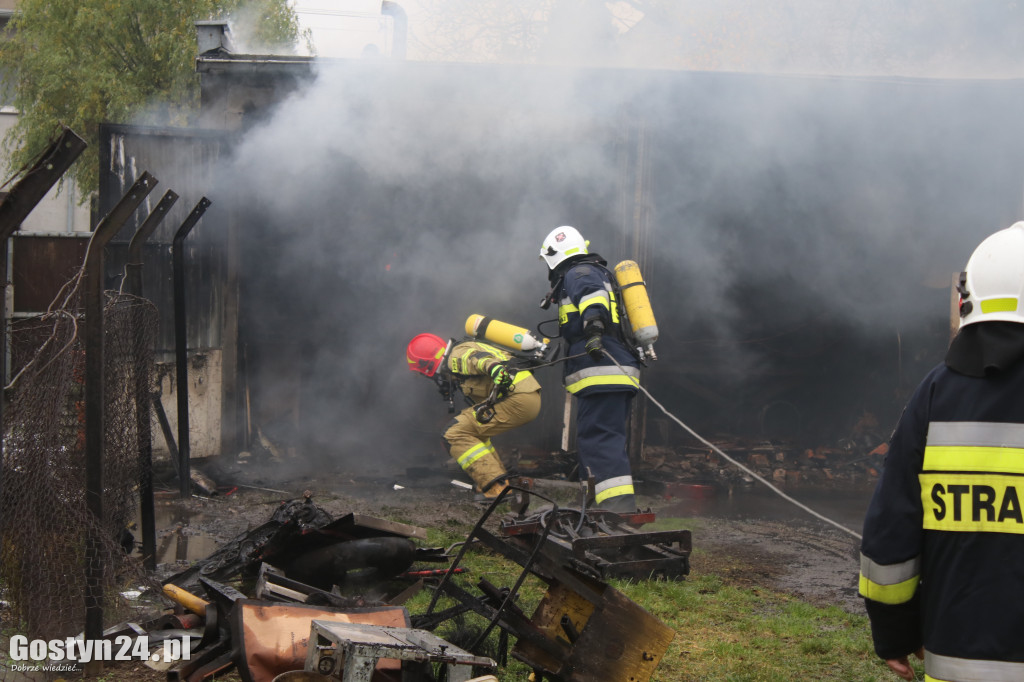 Pożar garaży przy ul. Harcerskiej w Krobi