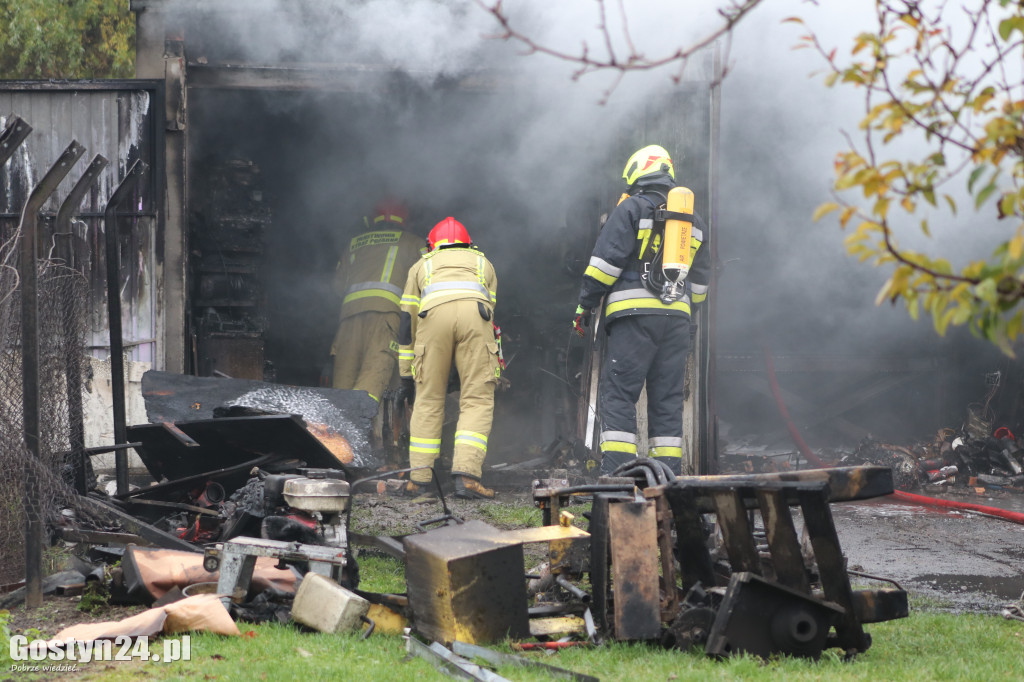 Pożar garaży przy ul. Harcerskiej w Krobi