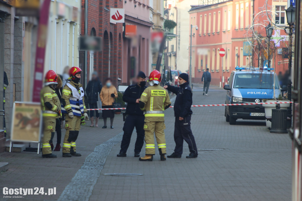 Deptak zamknięty przez straż pożarną i policję