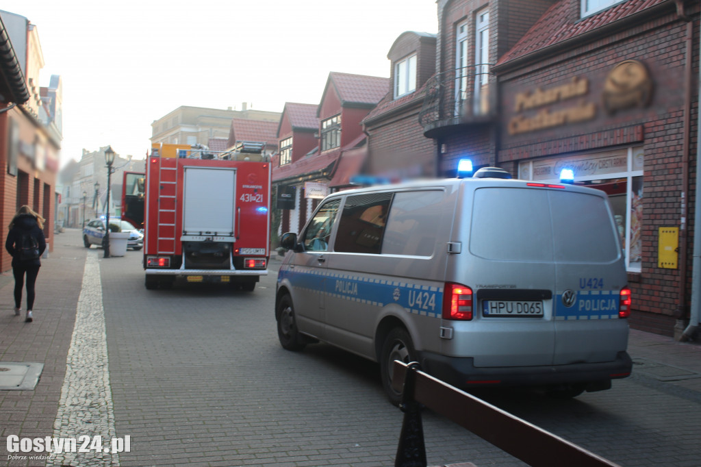 Deptak zamknięty przez straż pożarną i policję