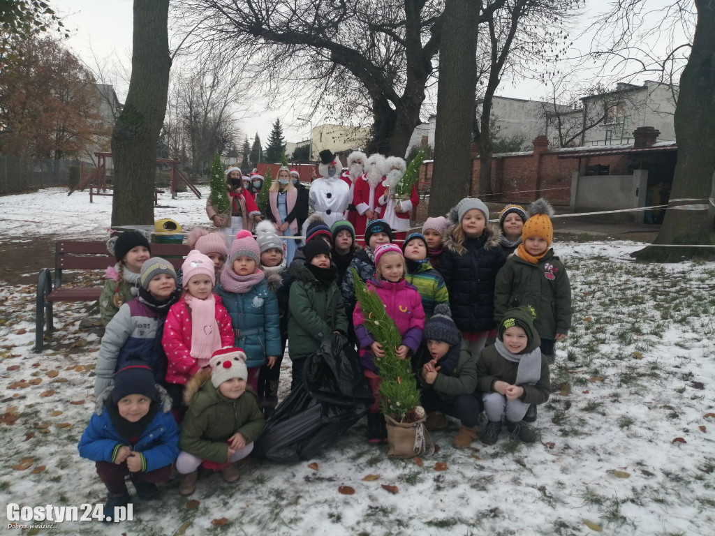 Członkowie MRM z mikołajkową wizytą w przedszkolach
