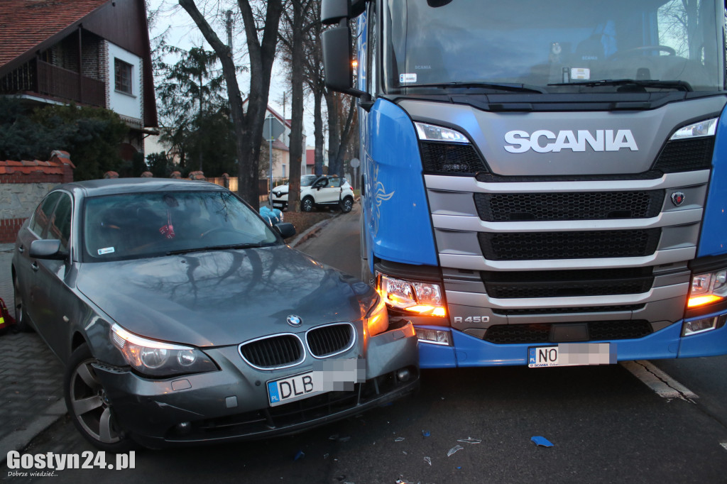 Zderzenie BMW z cysterną w Gostyniu