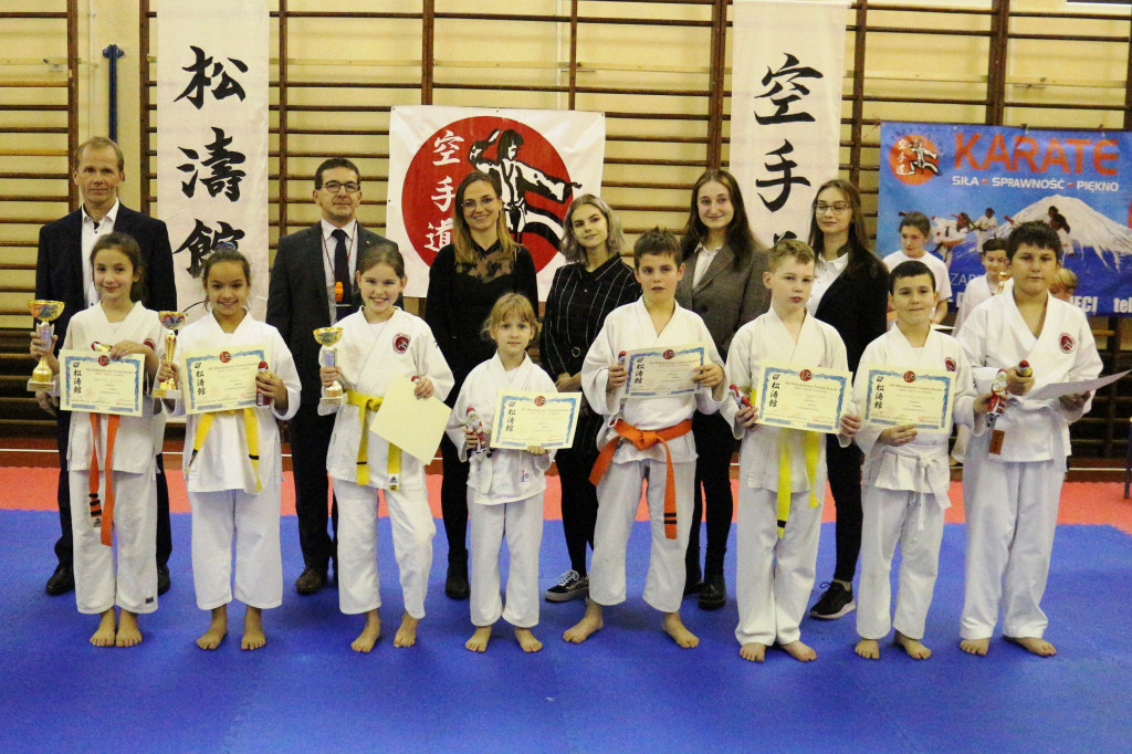 Mikołajkowy turniej karate klubu TKKF Tęcza