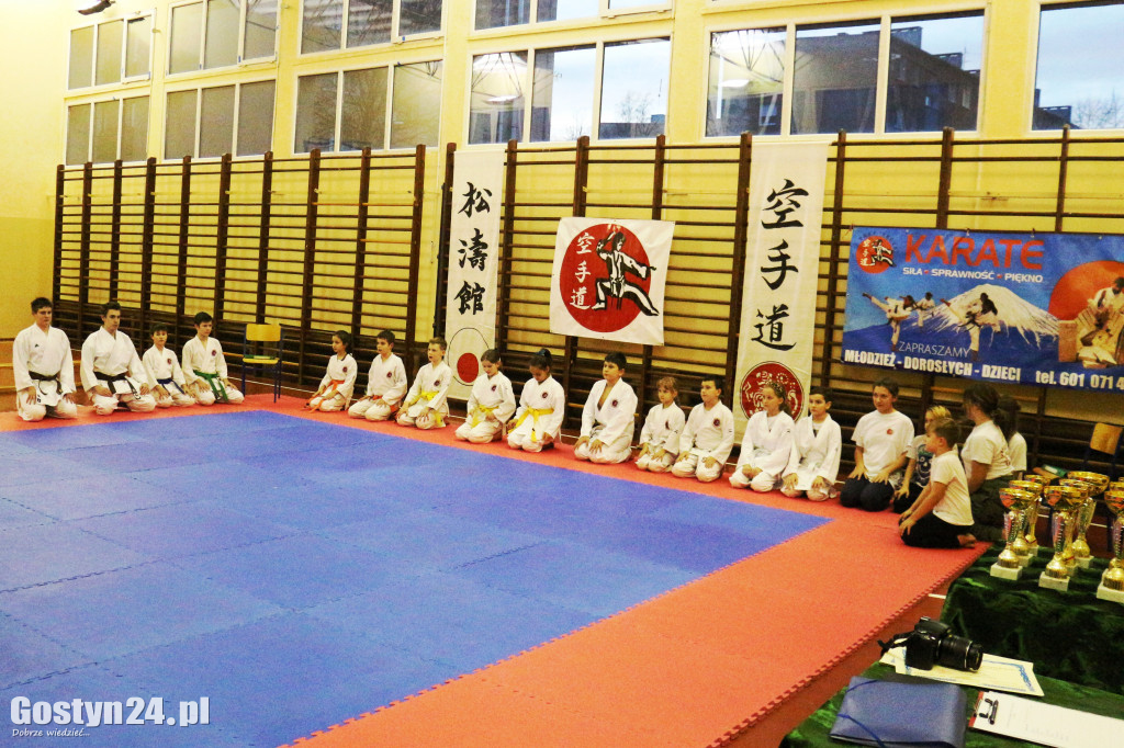Mikołajkowy turniej karate klubu TKKF Tęcza
