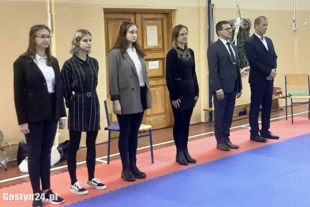 Mikołajkowy turniej karate klubu TKKF Tęcza