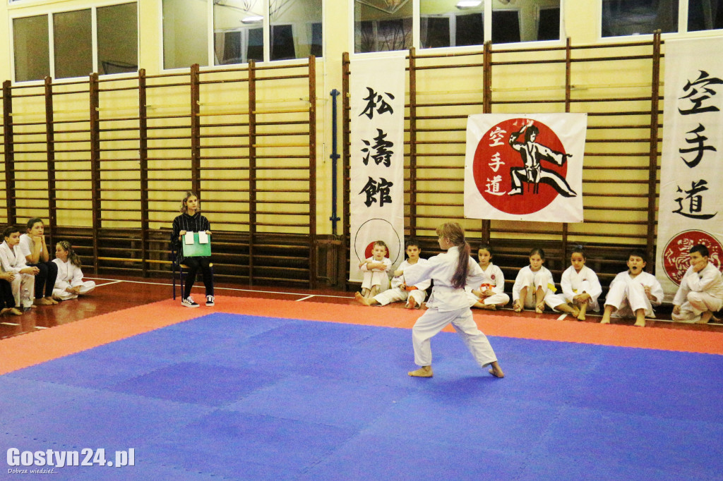 Mikołajkowy turniej karate klubu TKKF Tęcza