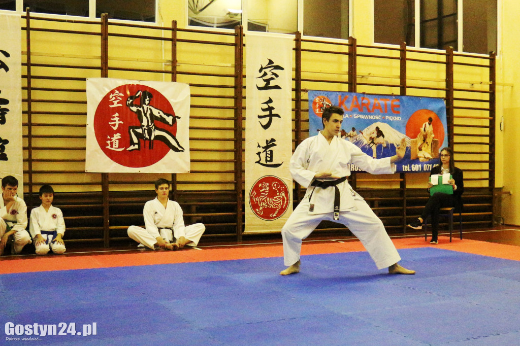 Mikołajkowy turniej karate klubu TKKF Tęcza