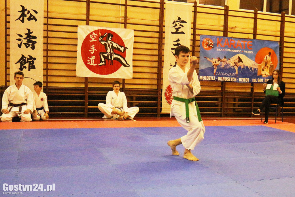 Mikołajkowy turniej karate klubu TKKF Tęcza