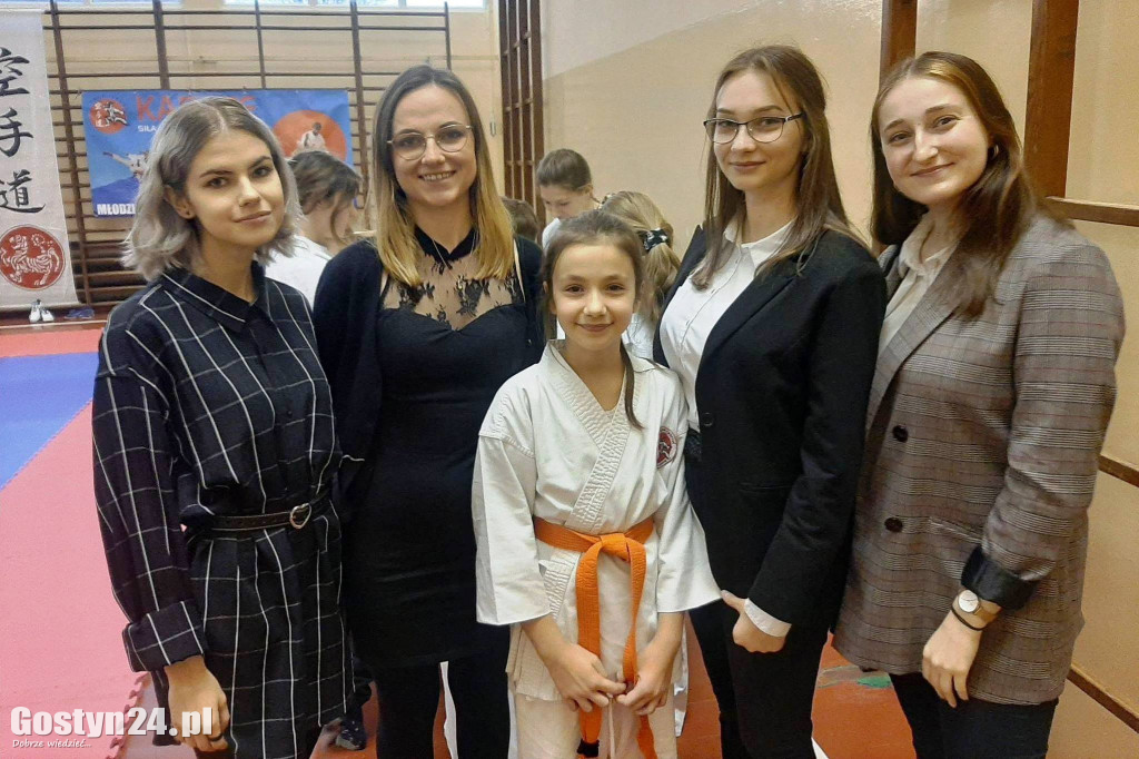 Mikołajkowy turniej karate klubu TKKF Tęcza