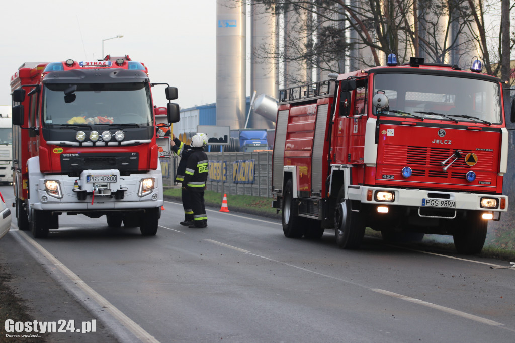 Wypadek trzech aut na drodze Piaski-Gostyń