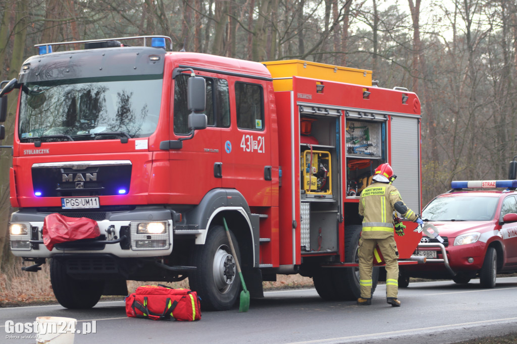 Wypadek trzech aut na drodze Piaski-Gostyń