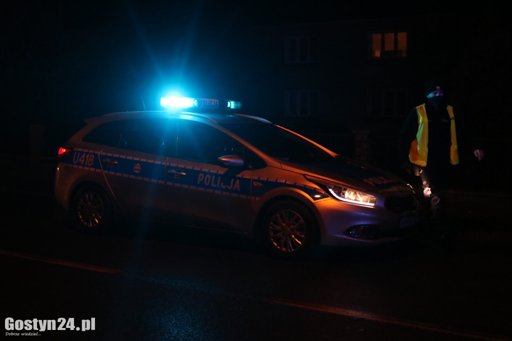 Zderzenie trzech pojazdów na DW 434 w Gostyniu