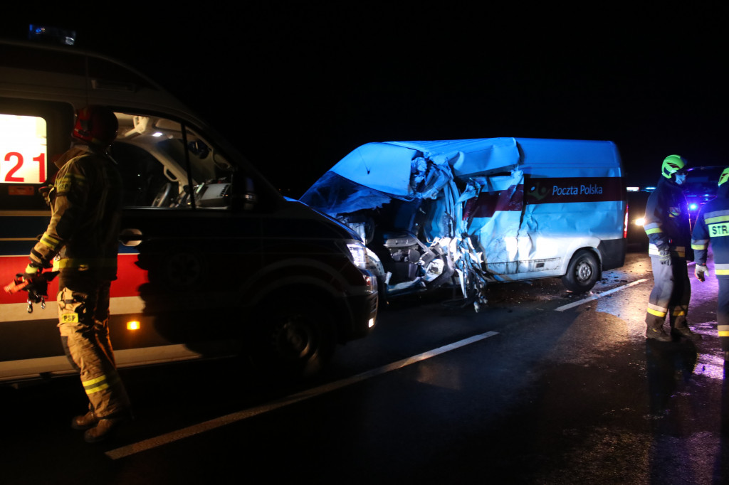 Wypadek samochodów dostawczych między Gostyniem a Krobią