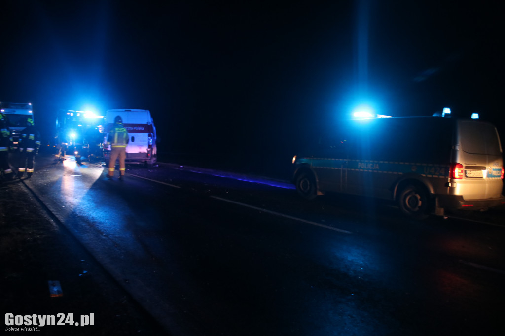 Wypadek samochodów dostawczych między Gostyniem a Krobią
