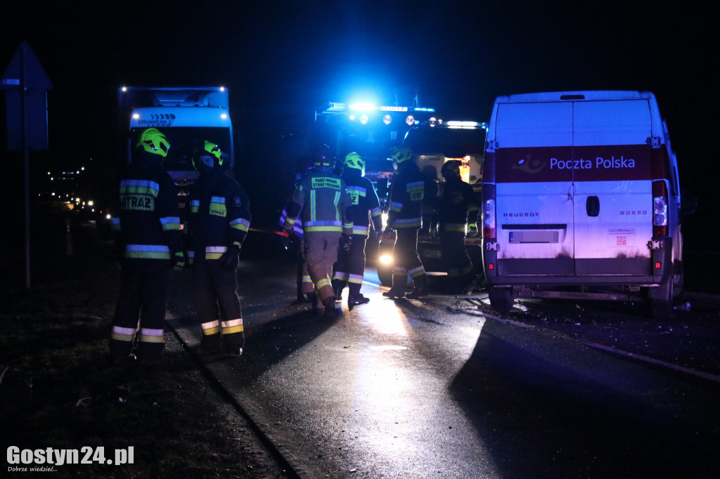 Wypadek samochodów dostawczych między Gostyniem a Krobią