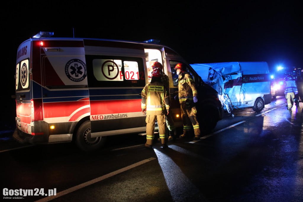 Wypadek samochodów dostawczych między Gostyniem a Krobią
