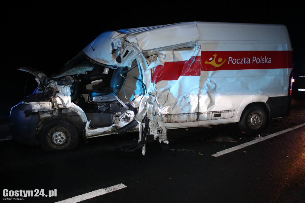 Wypadek samochodów dostawczych między Gostyniem a Krobią