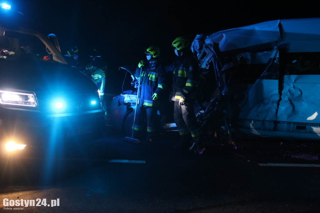 Wypadek samochodów dostawczych między Gostyniem a Krobią