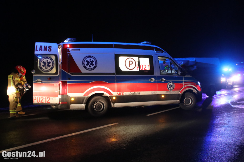Wypadek samochodów dostawczych między Gostyniem a Krobią
