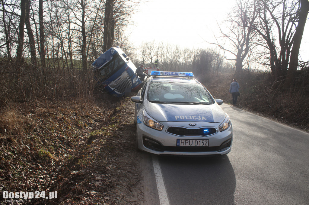 Wypadek ciężarówki na trasie Stary Gostyń - Daleszyn