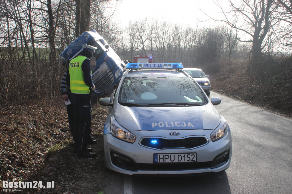 Wypadek ciężarówki na trasie Stary Gostyń - Daleszyn