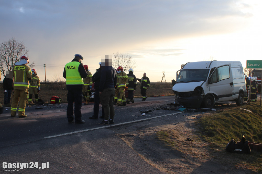 Wypadek busa i osobówki na K12