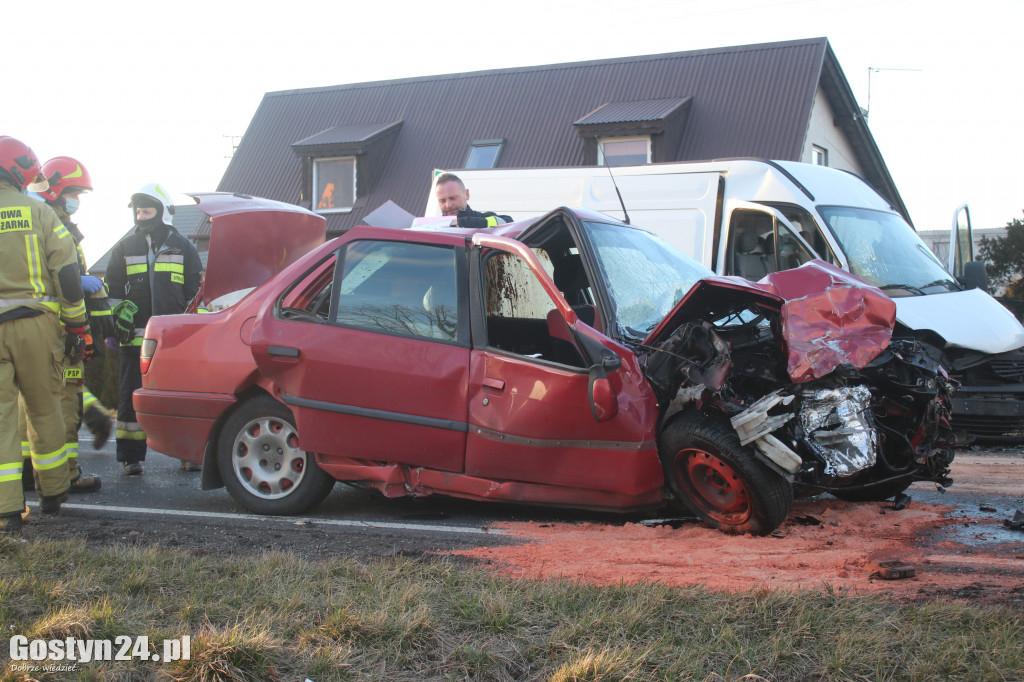 Wypadek busa i osobówki na K12