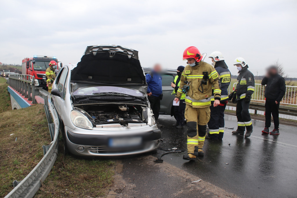 Zderzenie Citroena i Audi na trasie Gostyń-Grabonóg