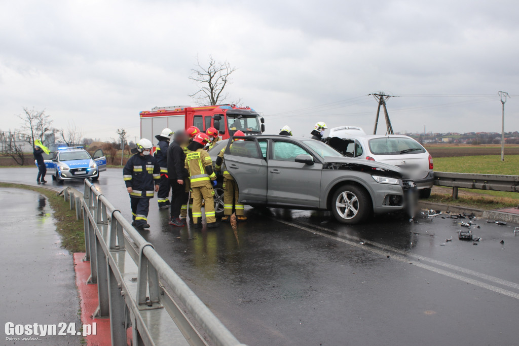 Zderzenie Citroena i Audi na trasie Gostyń-Grabonóg