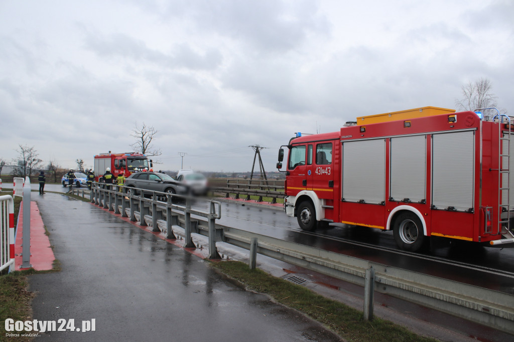 Zderzenie Citroena i Audi na trasie Gostyń-Grabonóg