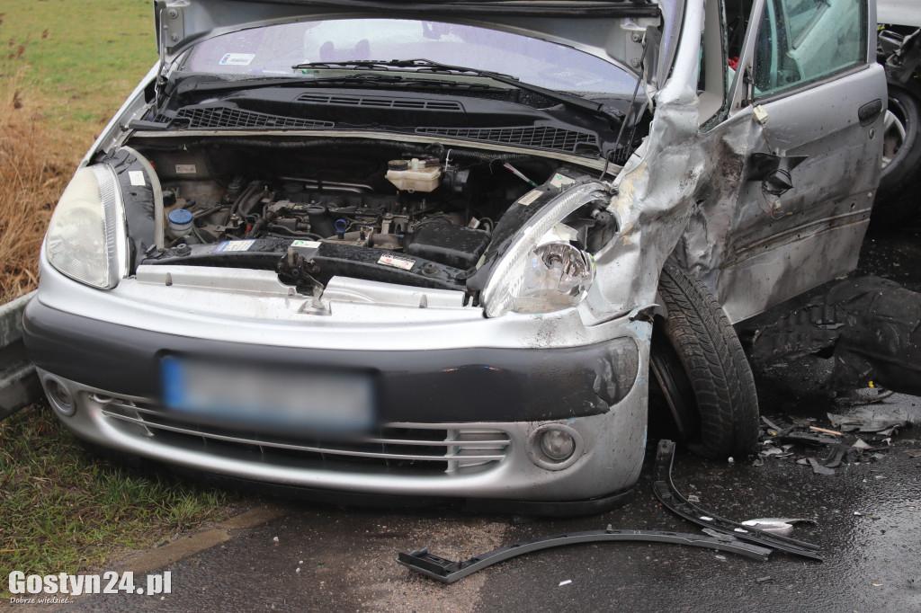 Zderzenie Citroena i Audi na trasie Gostyń-Grabonóg