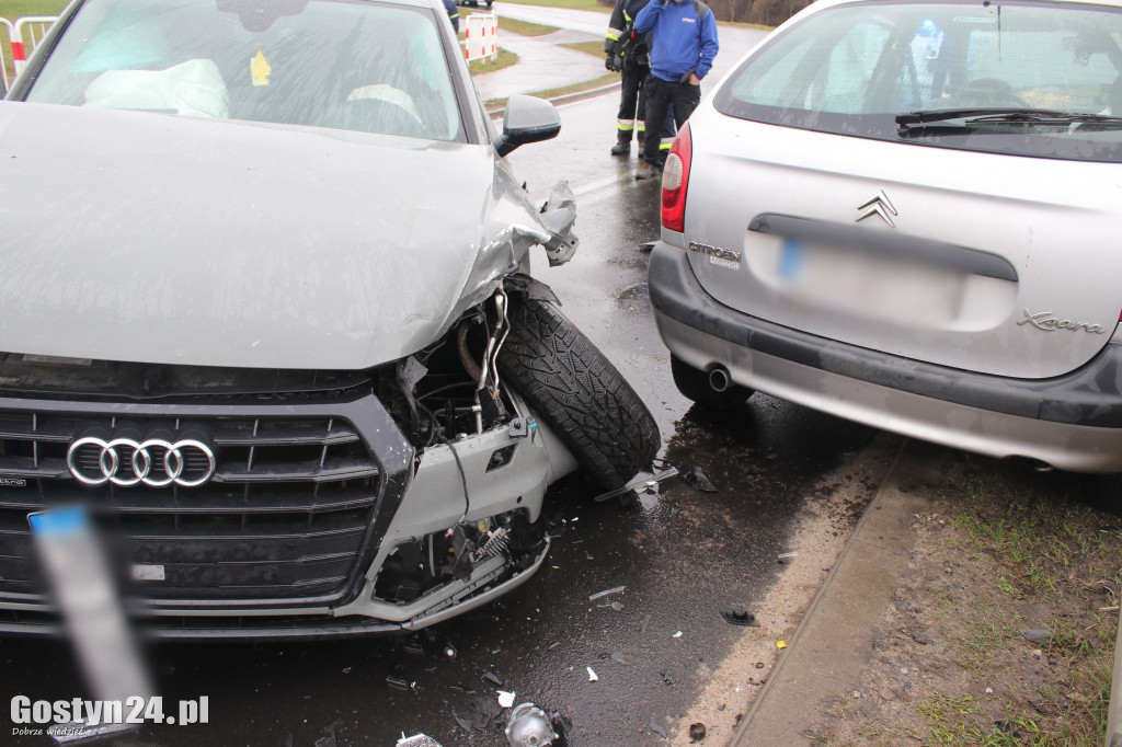 Zderzenie Citroena i Audi na trasie Gostyń-Grabonóg