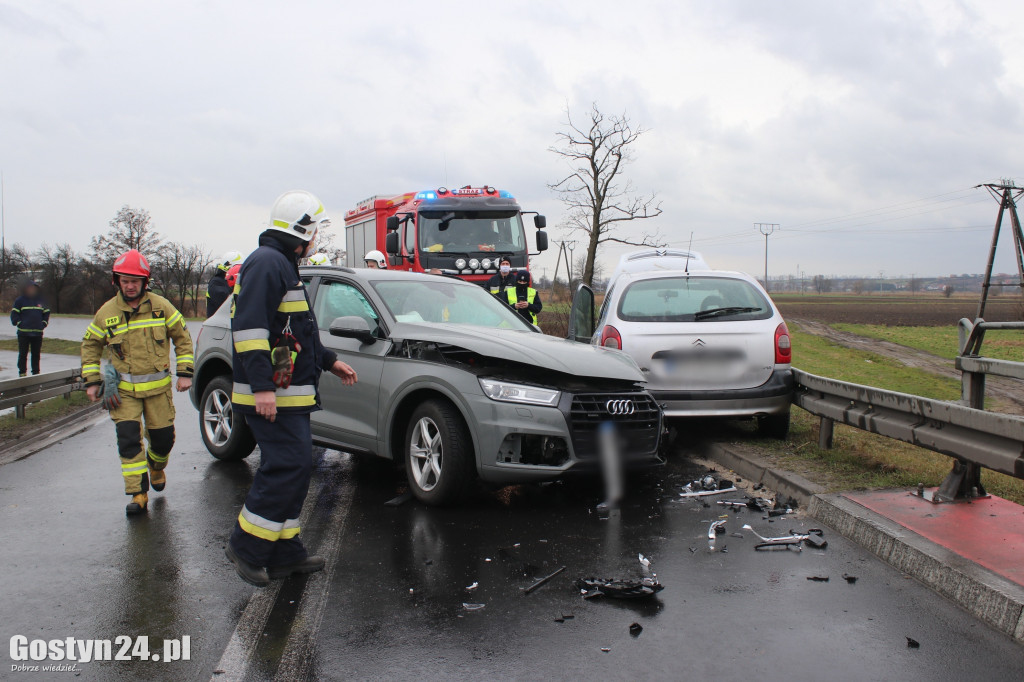 Zderzenie Citroena i Audi na trasie Gostyń-Grabonóg