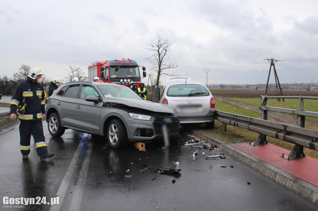 Zderzenie Citroena i Audi na trasie Gostyń-Grabonóg